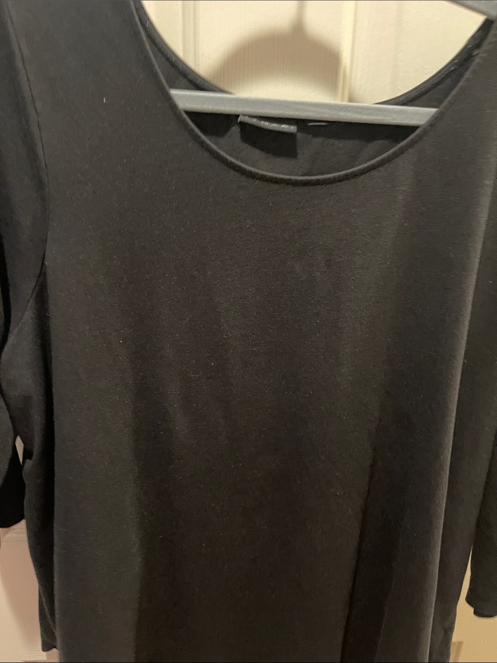 Tahari Black Scoop Neck Long Sleeve Top